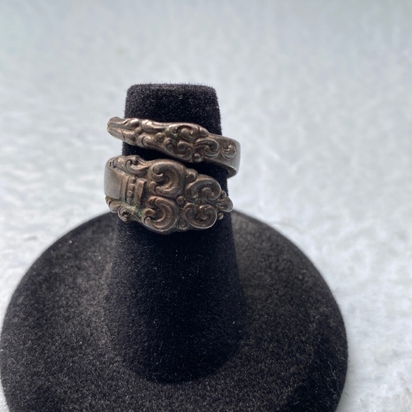 Artisan created ring crafted from antique silverware - Picture 1 of 5